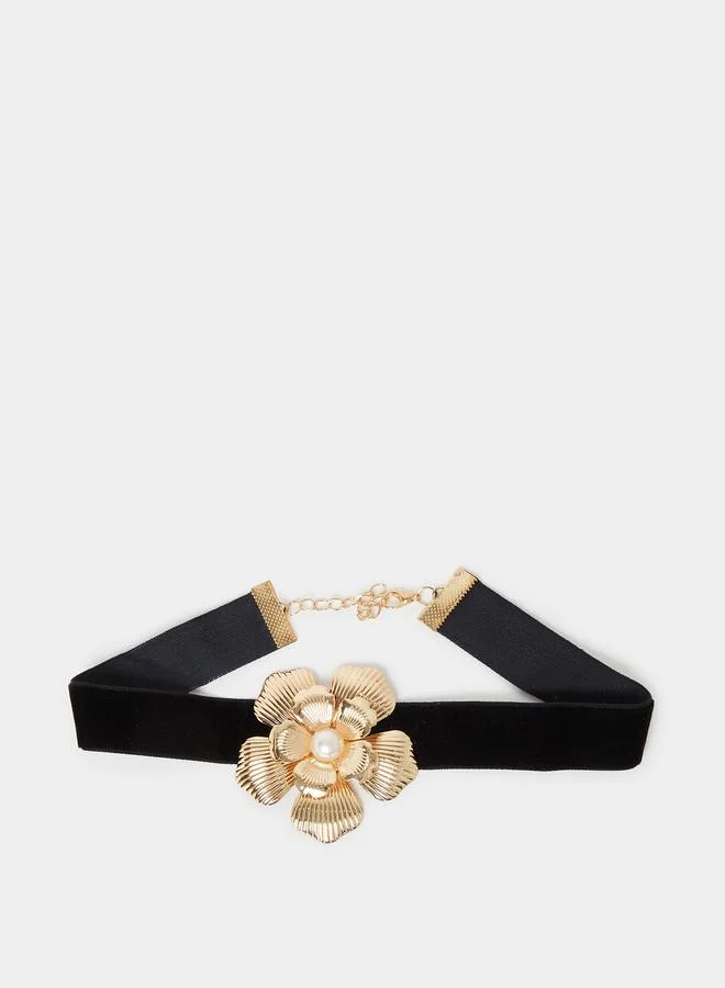 ستايلي عقد شوكر مخمل بزهور